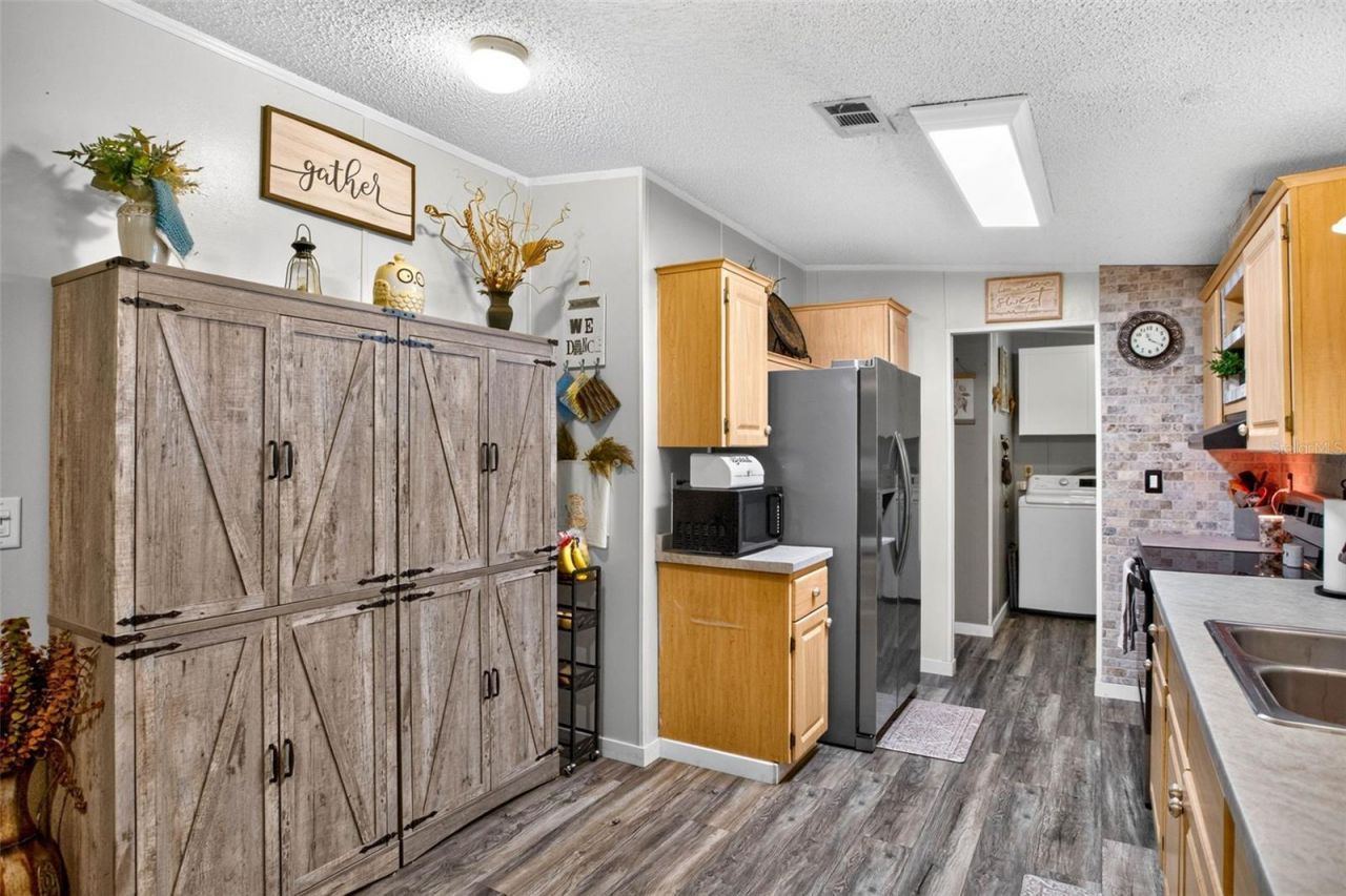 39607 Louise Drive , Zephyrhills, FL 33540 Photo