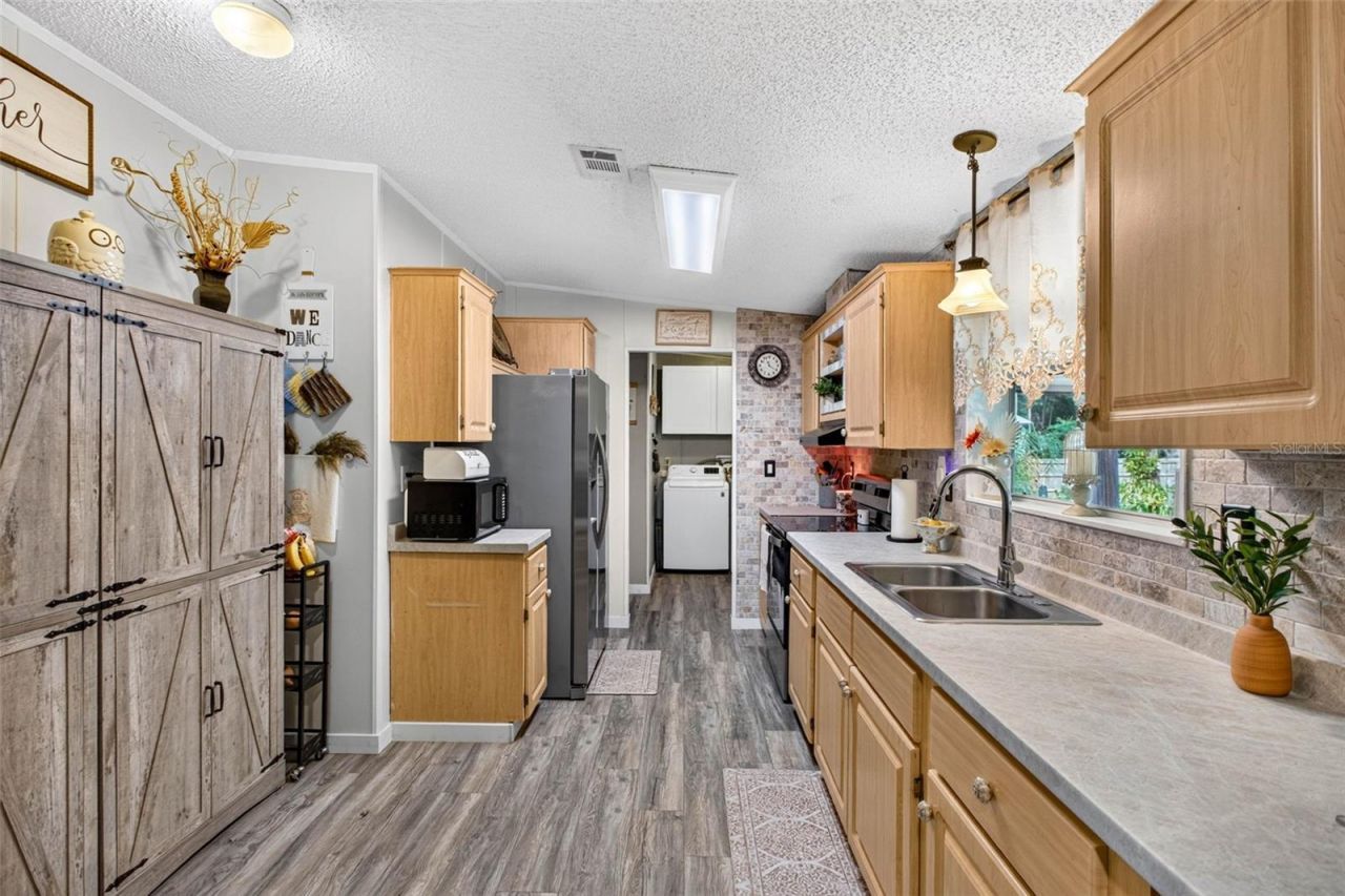 39607 Louise Drive , Zephyrhills, FL 33540 Photo
