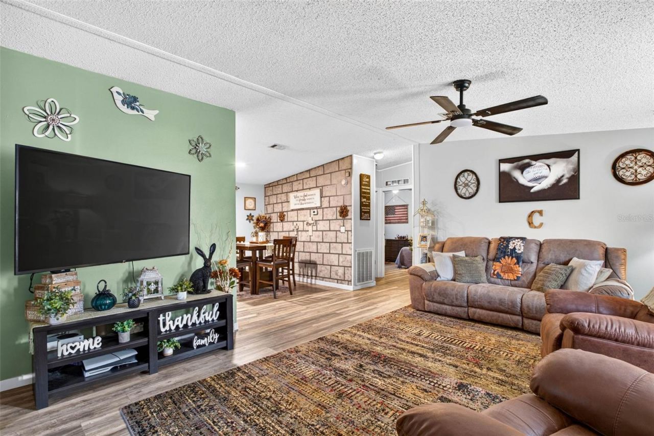 39607 Louise Drive , Zephyrhills, FL 33540 Photo