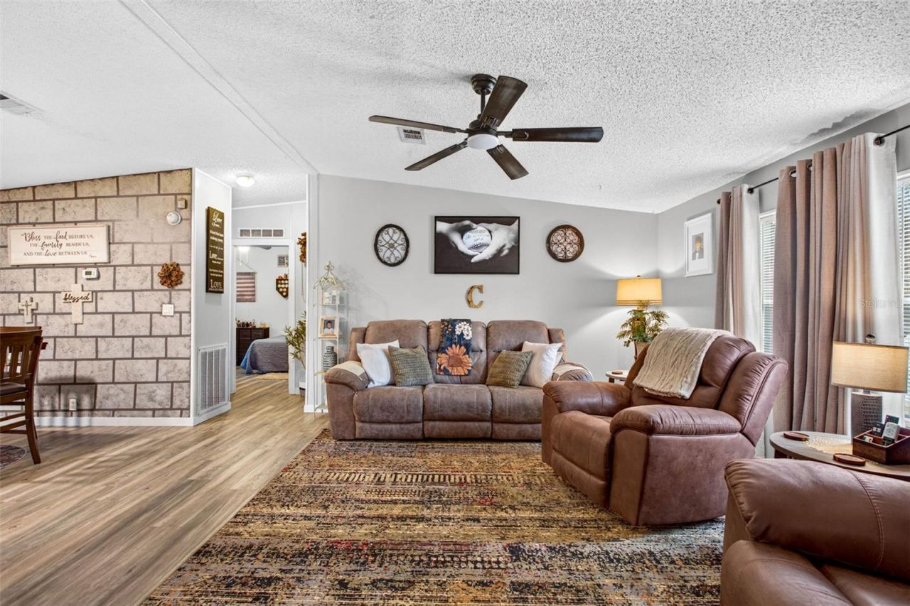 39607 Louise Drive , Zephyrhills, FL 33540 Photo