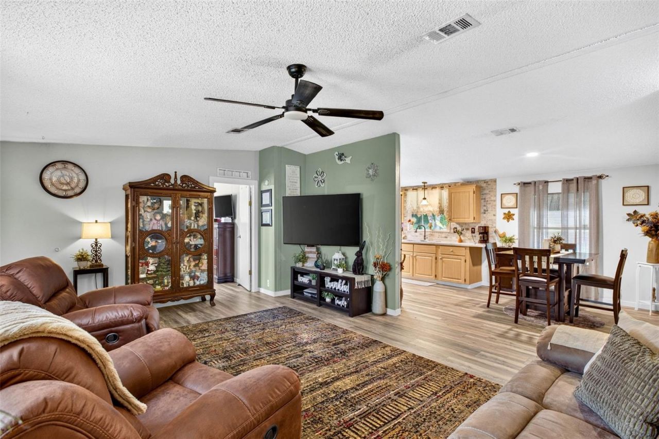 39607 Louise Drive , Zephyrhills, FL 33540 Photo