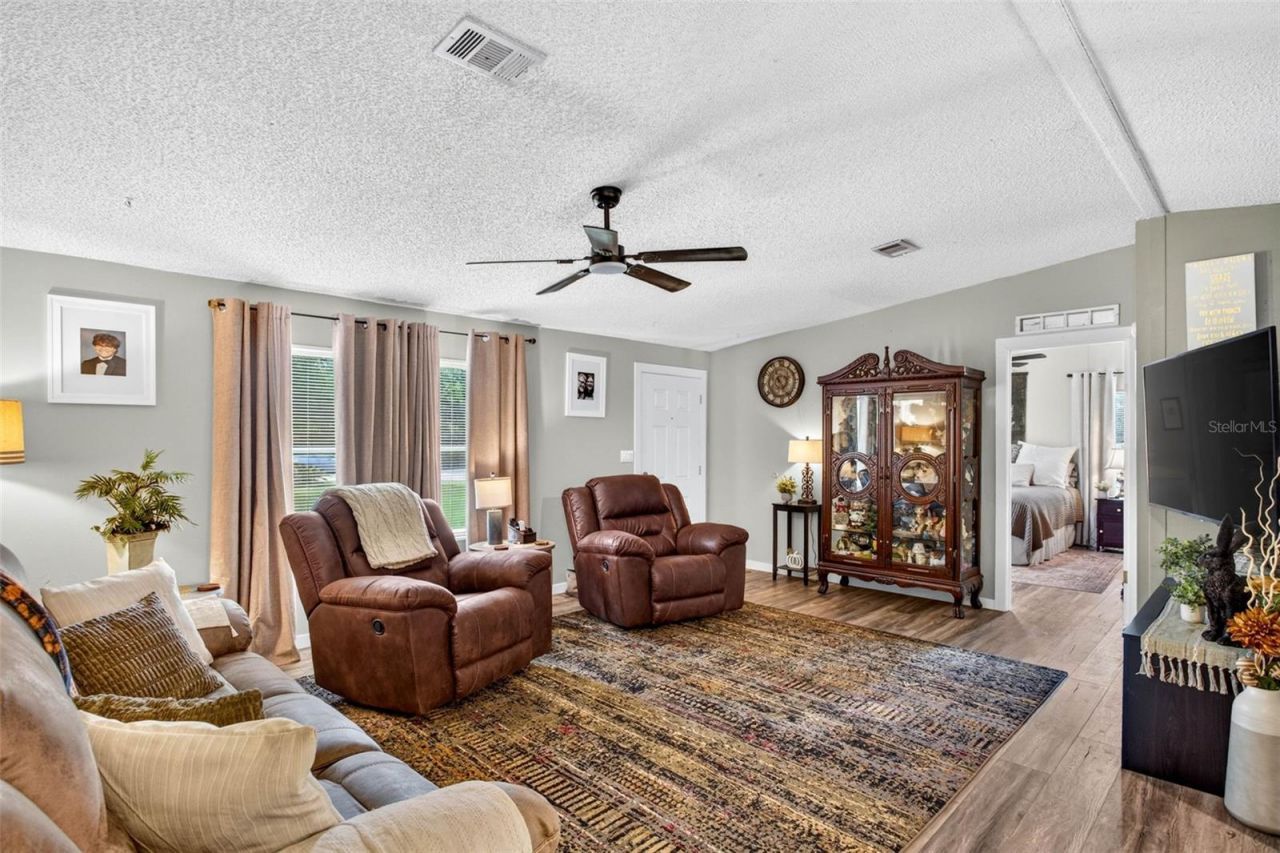 39607 Louise Drive , Zephyrhills, FL 33540 Photo