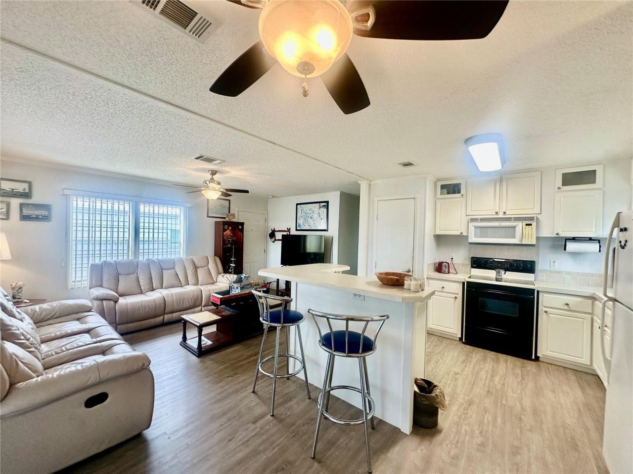 131 Bonnie Drive , Auburndale, FL 33823 Photo