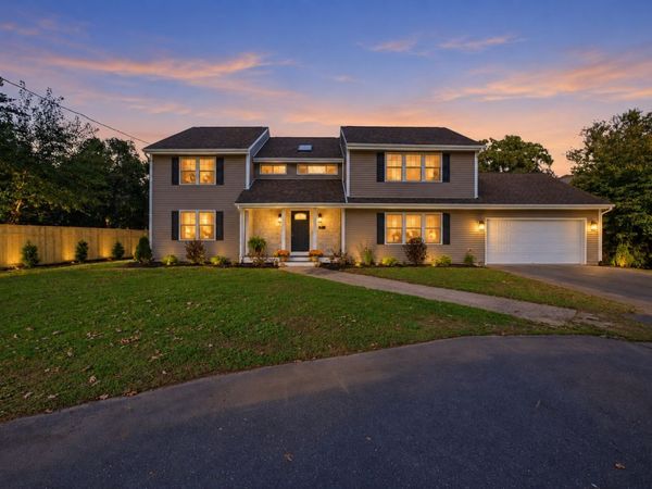 126 Barry St, Agawam, MA 01030