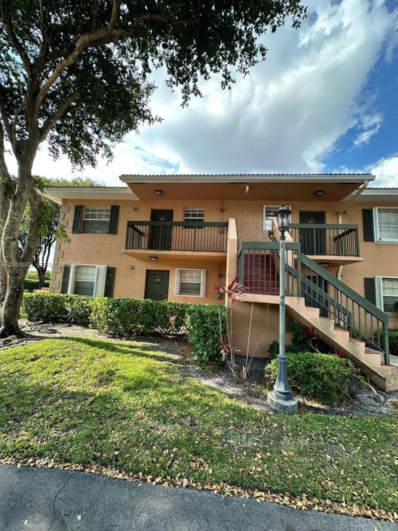10445 NW 8th St , Unit 201, Pembroke Pines, FL 33026 Photo