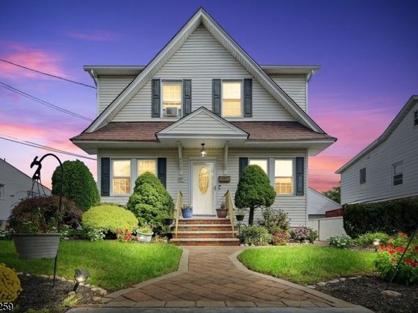 112 Jefferson Pl, Totowa, NJ 07512