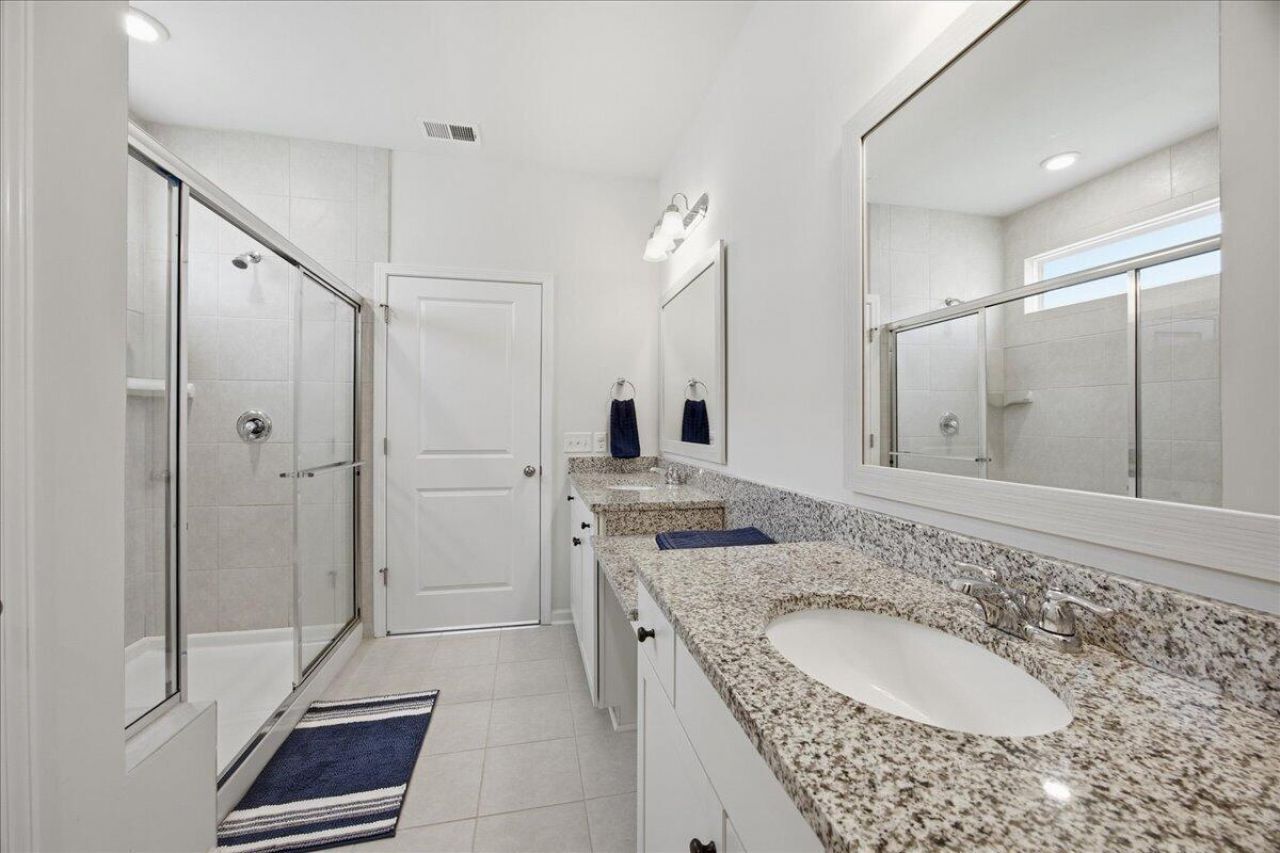 6231 Woodsedge Court Photo 8