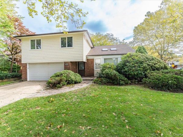 1066 Cedarhurst Street , North Woodmere, NY 11581
