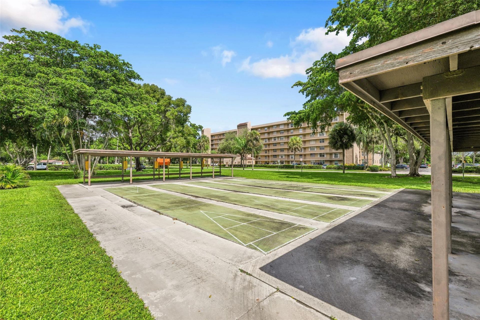 4570 NW 18th Avenue, Unit 404, Deerfield Beach, FL 33064 Photo