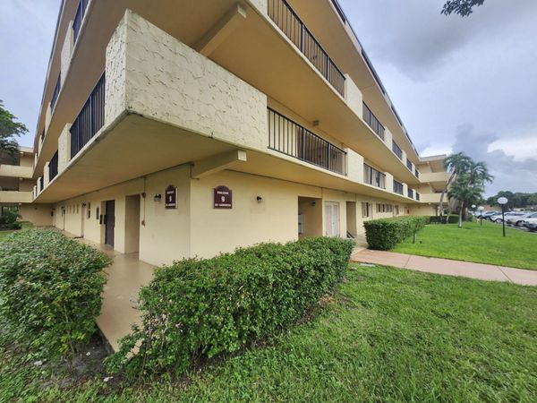 351 Cambridge Road, Unit 311, Hollywood, FL 33024