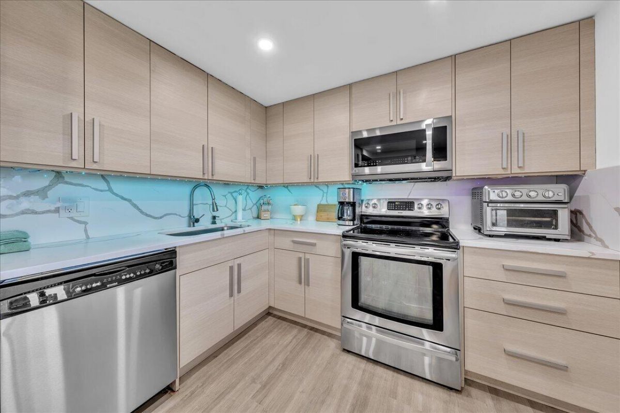 3520 Oaks Way, Unit 904, Pompano Beach, FL 33069 Photo