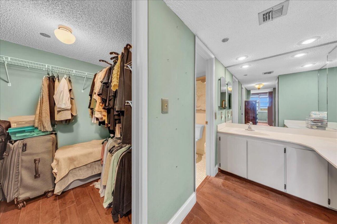 3520 Oaks Way, Unit 904, Pompano Beach, FL 33069 Photo