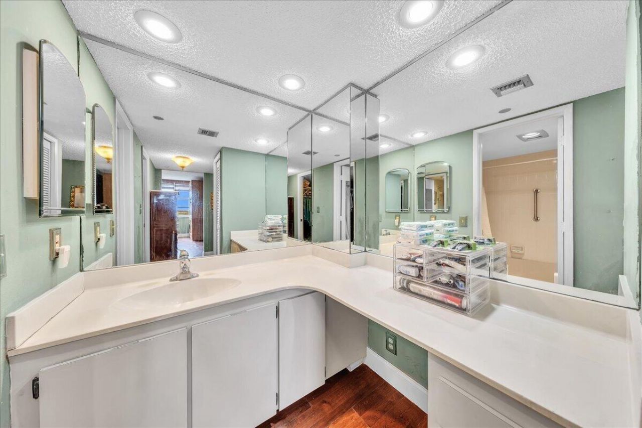 3520 Oaks Way, Unit 904, Pompano Beach, FL 33069 Photo