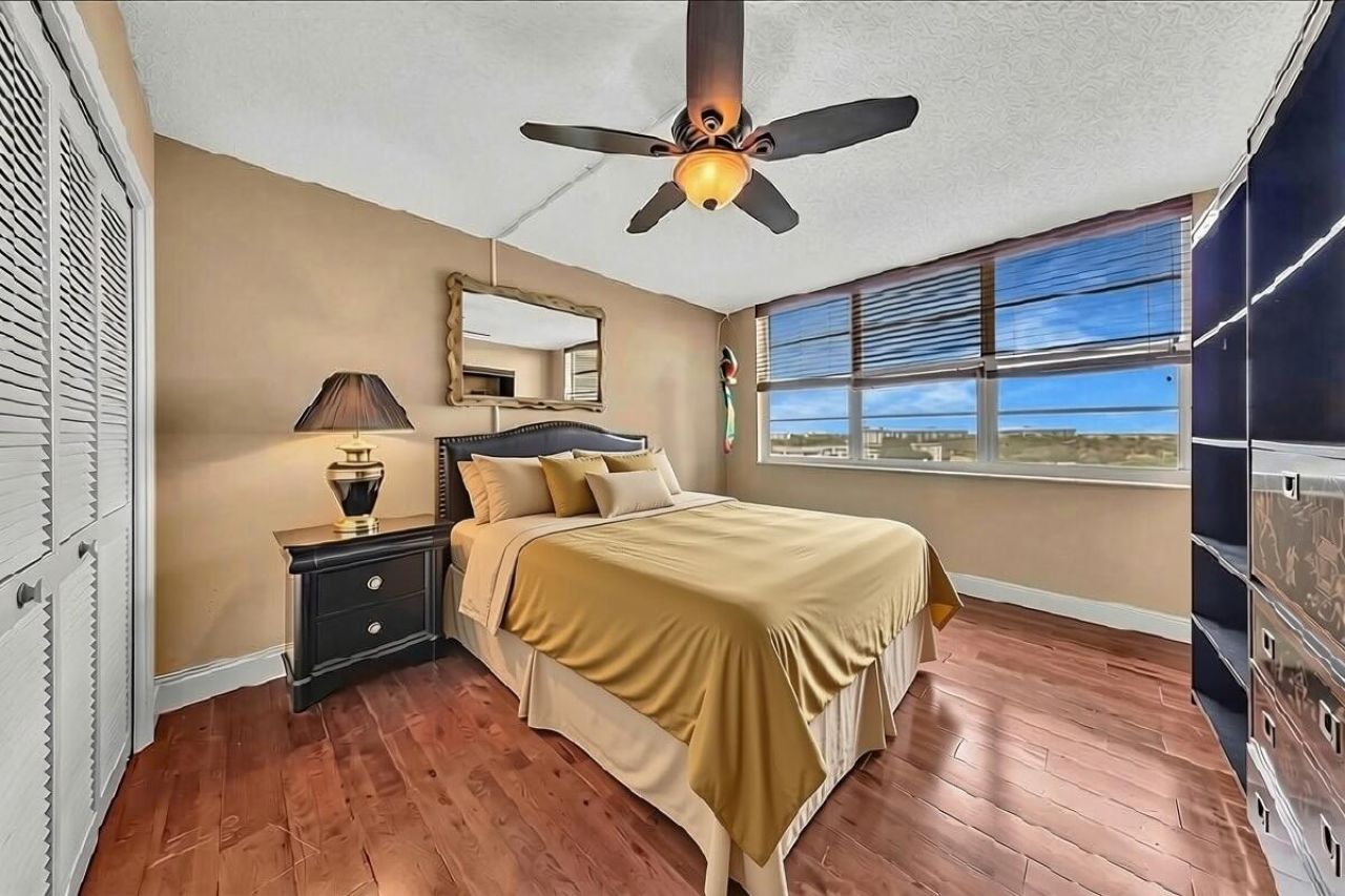 3520 Oaks Way, Unit 904, Pompano Beach, FL 33069 Photo