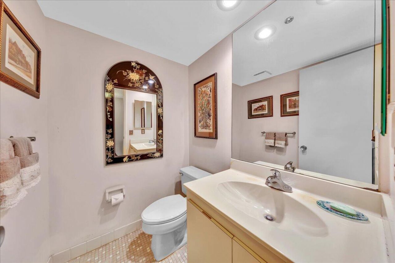 3520 Oaks Way, Unit 904, Pompano Beach, FL 33069 Photo