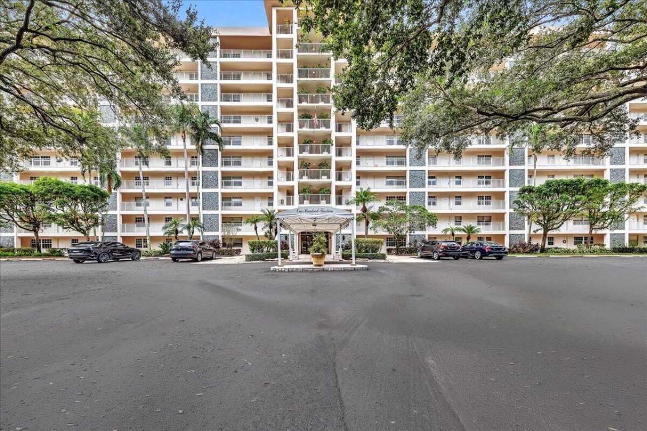 3520 Oaks Way, Unit 904, Pompano Beach, FL 33069 Photo