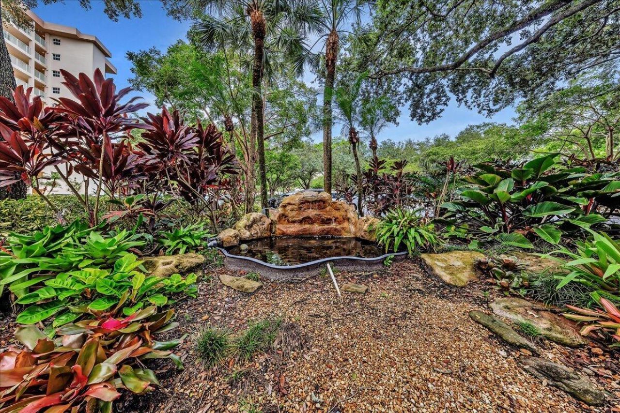 3520 Oaks Way, Unit 904, Pompano Beach, FL 33069 Photo