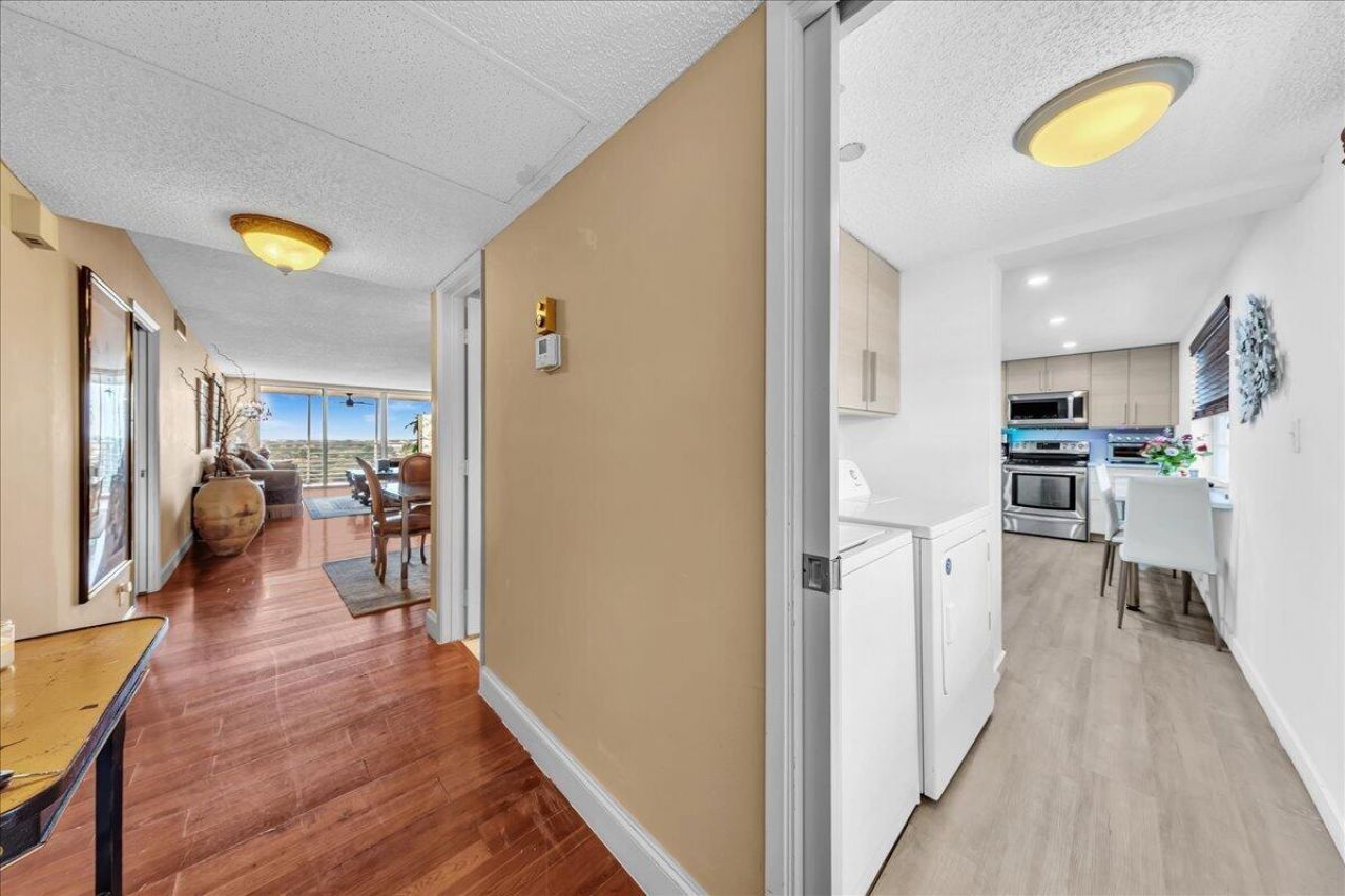 3520 Oaks Way, Unit 904, Pompano Beach, FL 33069 Photo