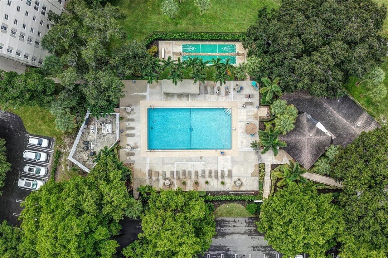 3520 Oaks Way, Unit 904, Pompano Beach, FL 33069 Photo