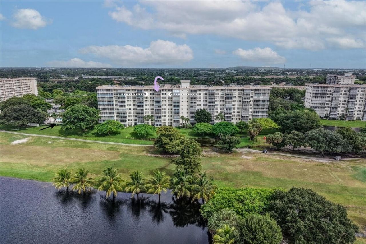 3520 Oaks Way, Unit 904, Pompano Beach, FL 33069 Photo