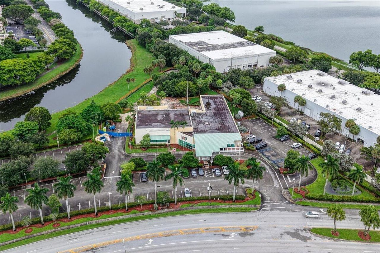 3520 Oaks Way, Unit 904, Pompano Beach, FL 33069 Photo