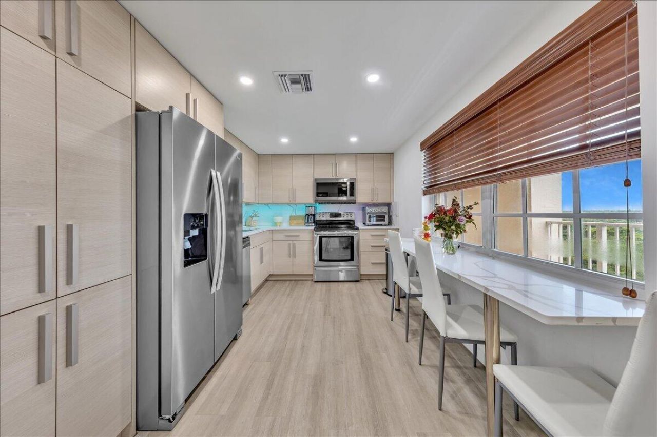 3520 Oaks Way, Unit 904, Pompano Beach, FL 33069 Photo