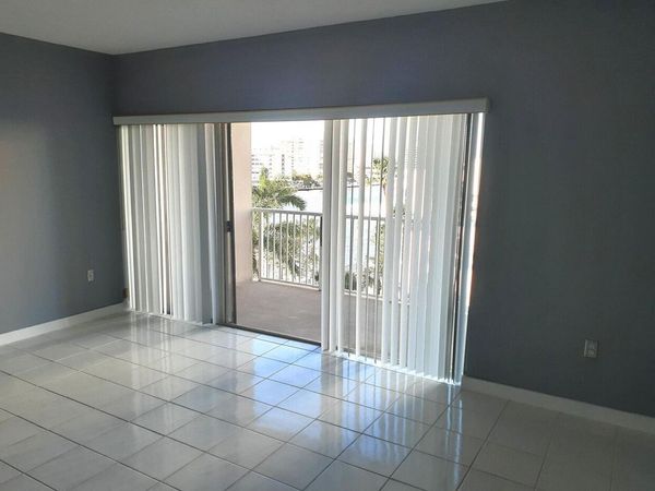 1965 S OCEAN Drive, Unit 4H, Hallandale Beach, FL 33009