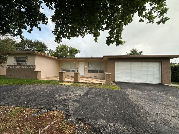 4200 Hayes St , Hollywood, FL 33021