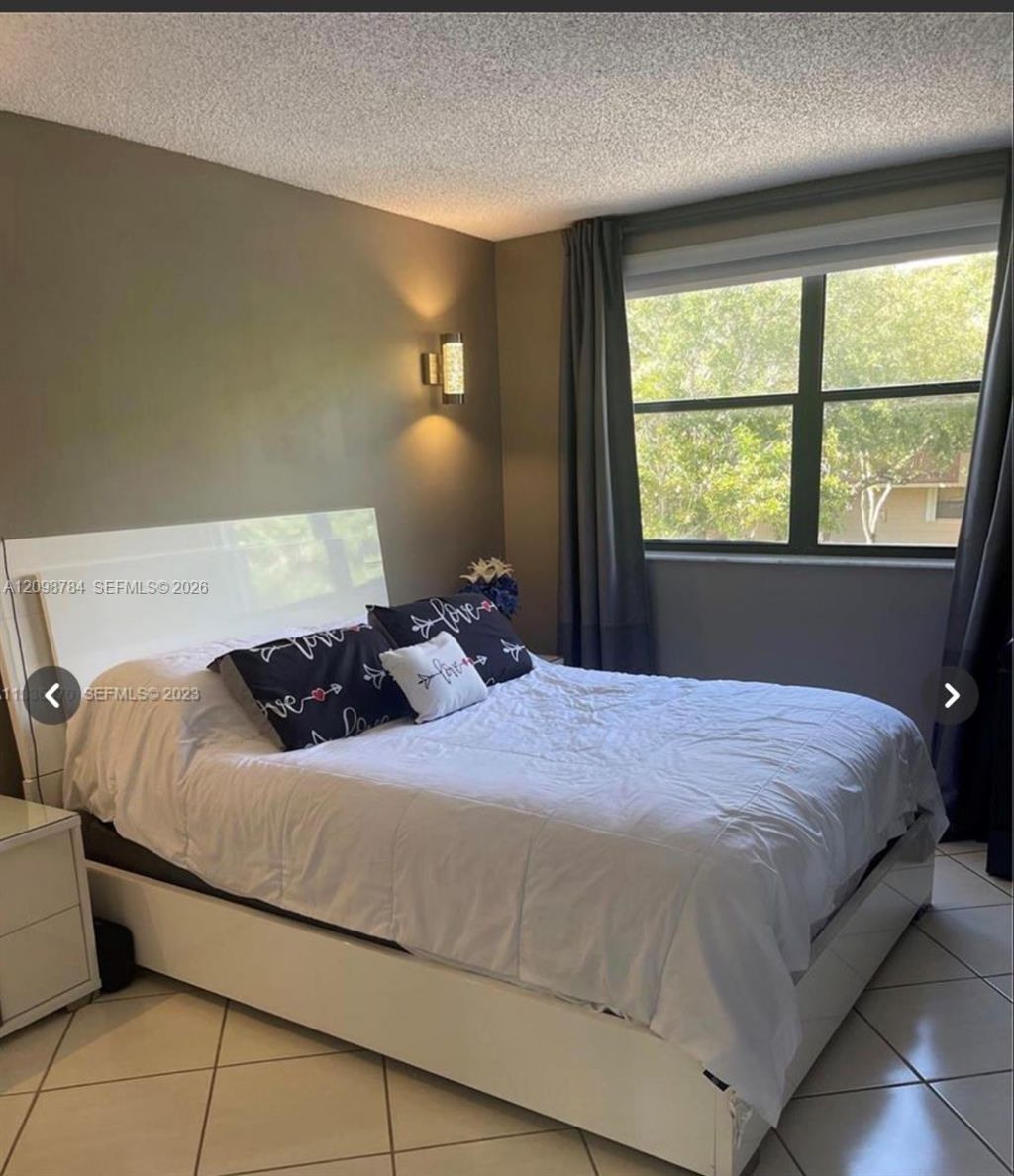10241 NW 9th St Cir , Unit 209-5, Miami, FL 33172 Photo