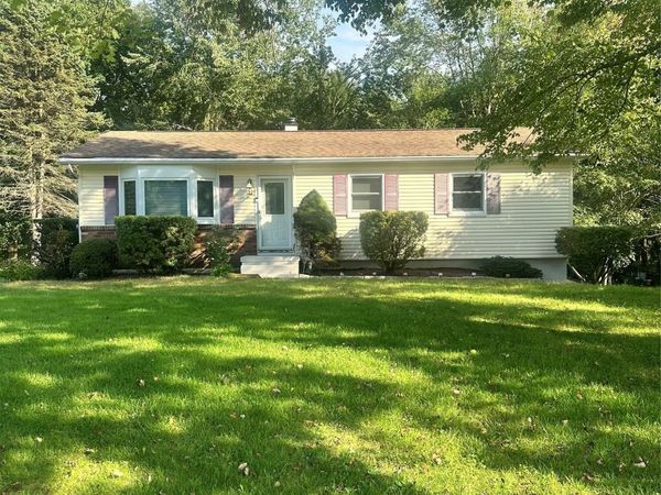 9 Elizabeth Drive , Hopewell Junction, NY 12533