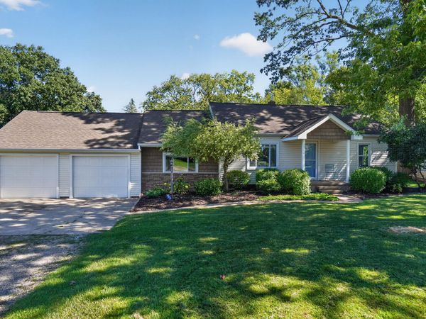 1360 Central Avenue, Howell, MI 48843