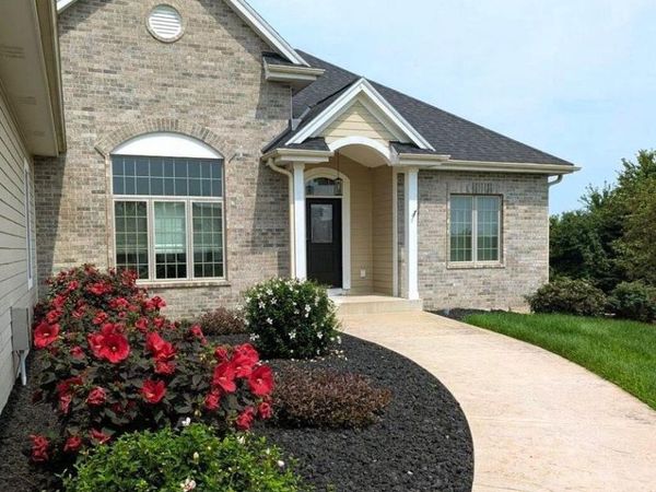 5765 Stefanie WAY, Caledonia, WI 53108