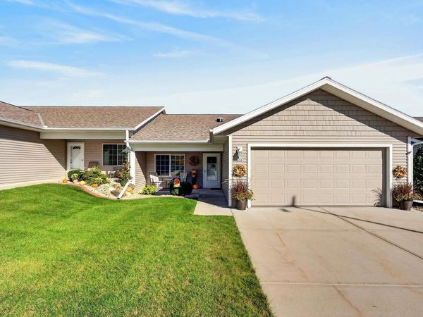 458 Simon DRIVE, Hartford, WI 53027