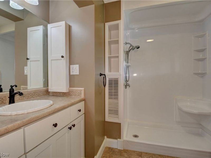 7759 Edie Hill Road SE, Uhrichsville, OH 44683 Photo 9