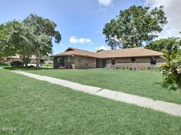 2210 BROAD WATER Drive, Jacksonville, FL 32225