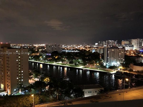 10 SW South River Dr , Unit 1513, Miami, FL 33130