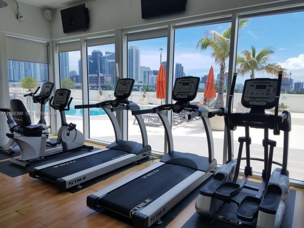 10 SW South River Dr , Unit 1513, Miami, FL 33130 Photo