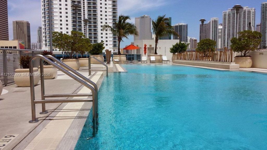 10 SW South River Dr , Unit 1513, Miami, FL 33130 Photo