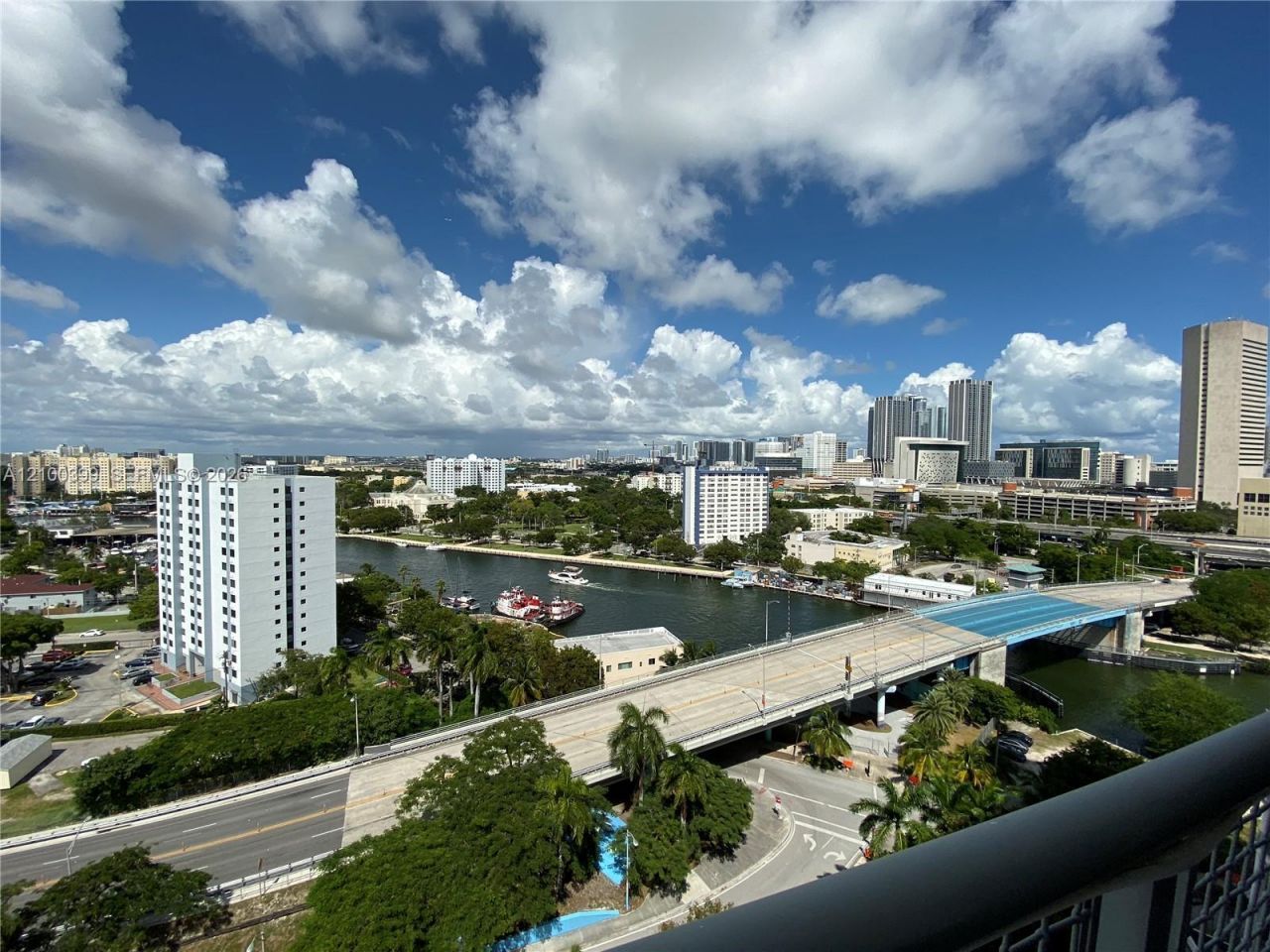 10 SW South River Dr , Unit 1513, Miami, FL 33130 Photo