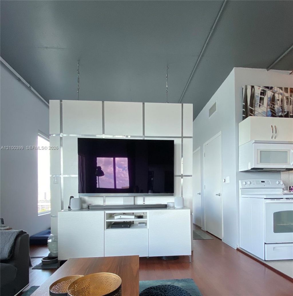 10 SW South River Dr , Unit 1513, Miami, FL 33130 Photo