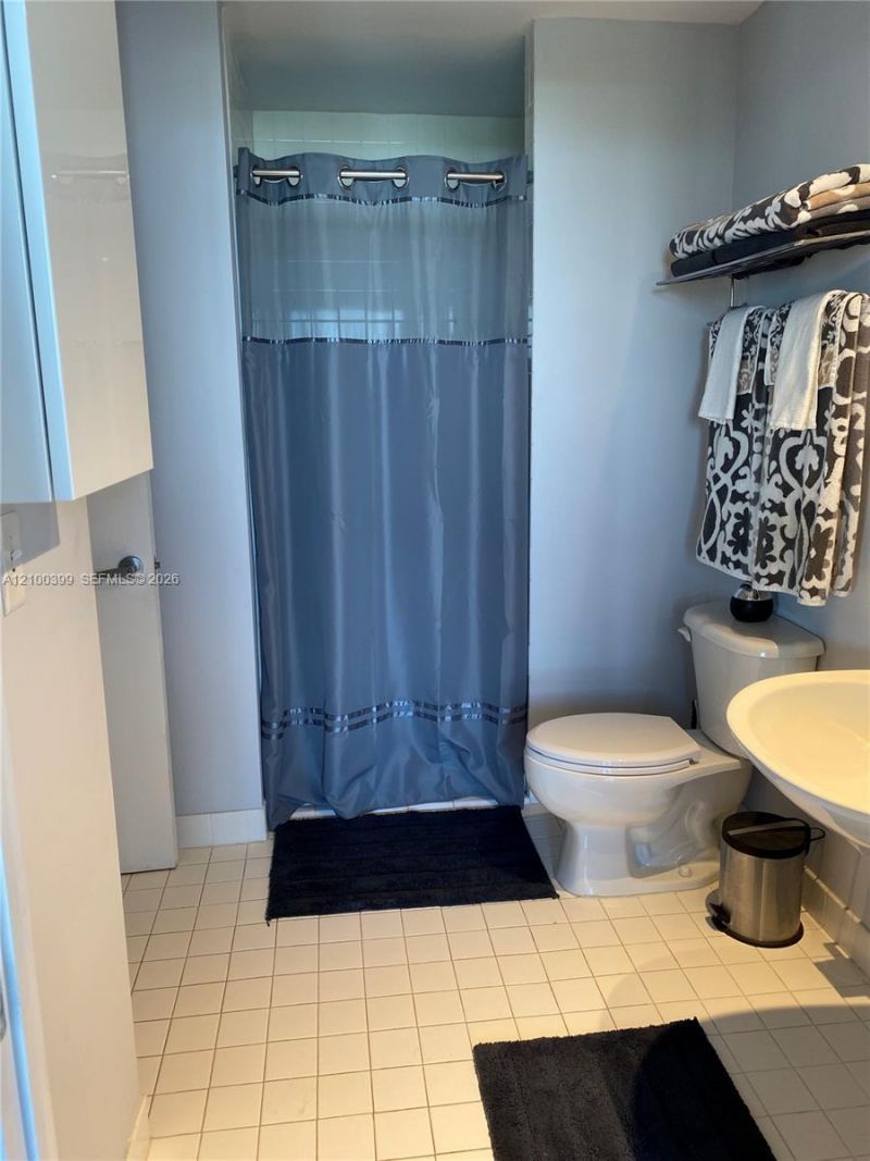 10 SW South River Dr , Unit 1513, Miami, FL 33130 Photo