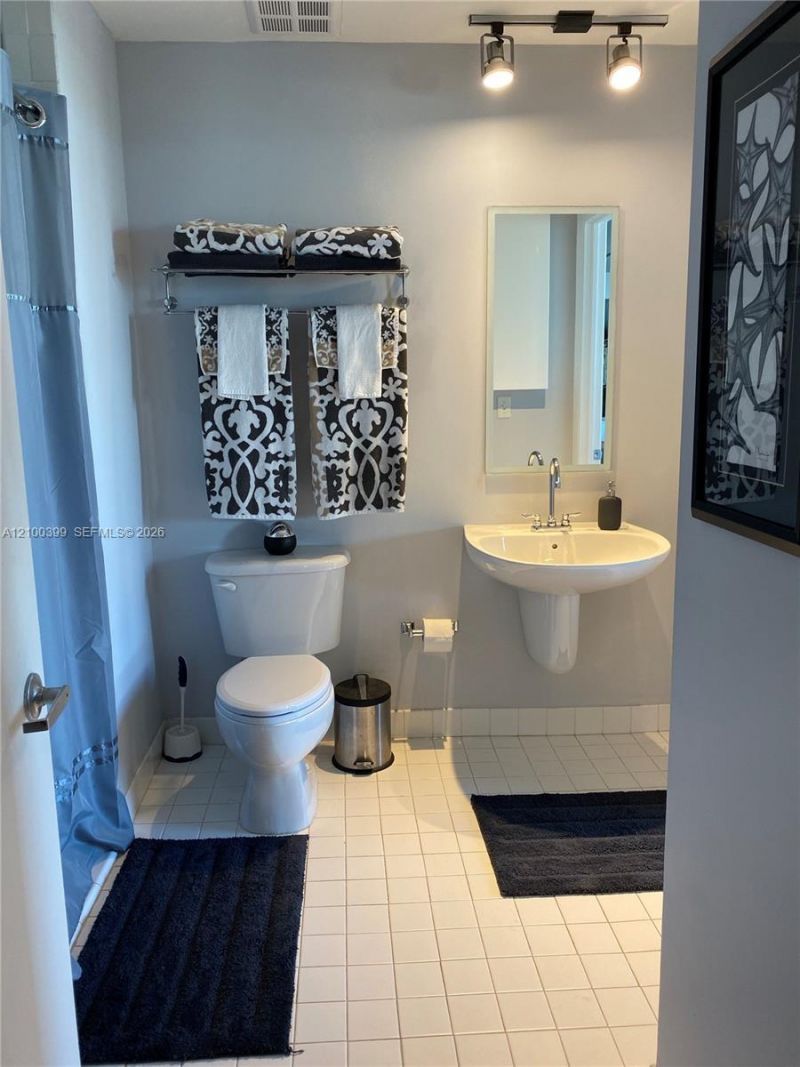 10 SW South River Dr , Unit 1513, Miami, FL 33130 Photo