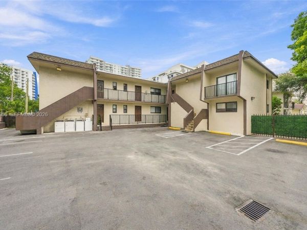1484 NW 15th Ave , Miami, FL 33125