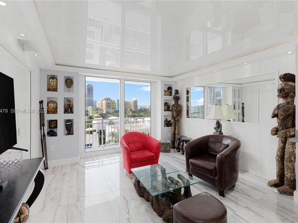 345 Ocean Dr, Unit 705, Miami Beach, FL 33139