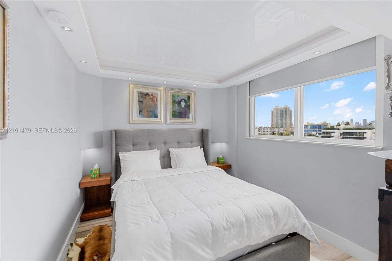 345 Ocean Dr, Unit 705, Miami Beach, FL 33139 Photo
