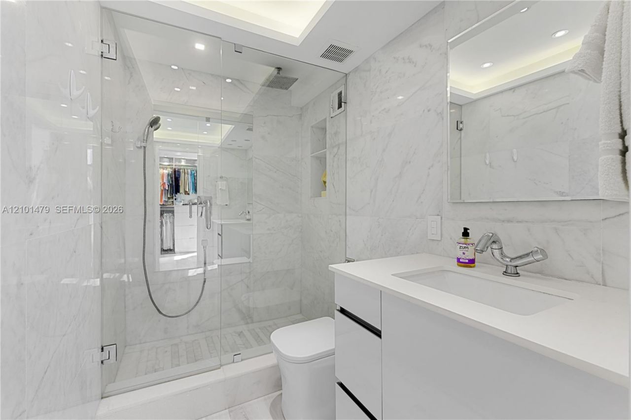 345 Ocean Dr, Unit 705, Miami Beach, FL 33139 Photo