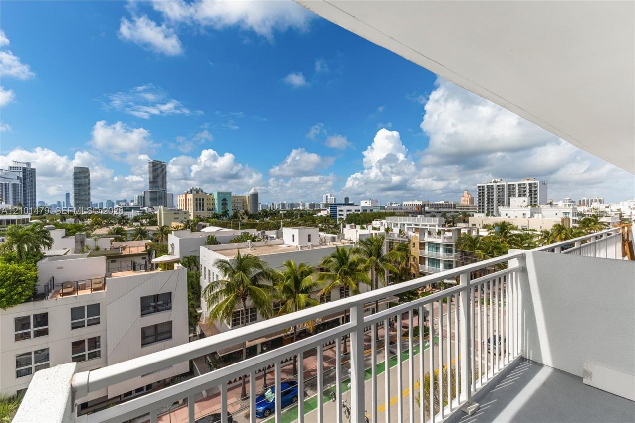 345 Ocean Dr, Unit 705, Miami Beach, FL 33139 Photo