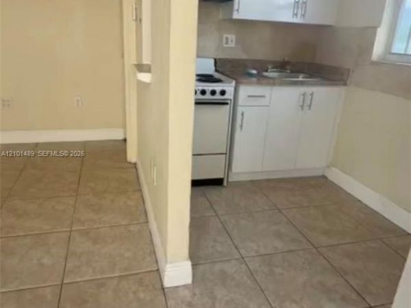 1319 NW 60th St , Unit 8, Miami, FL 33142