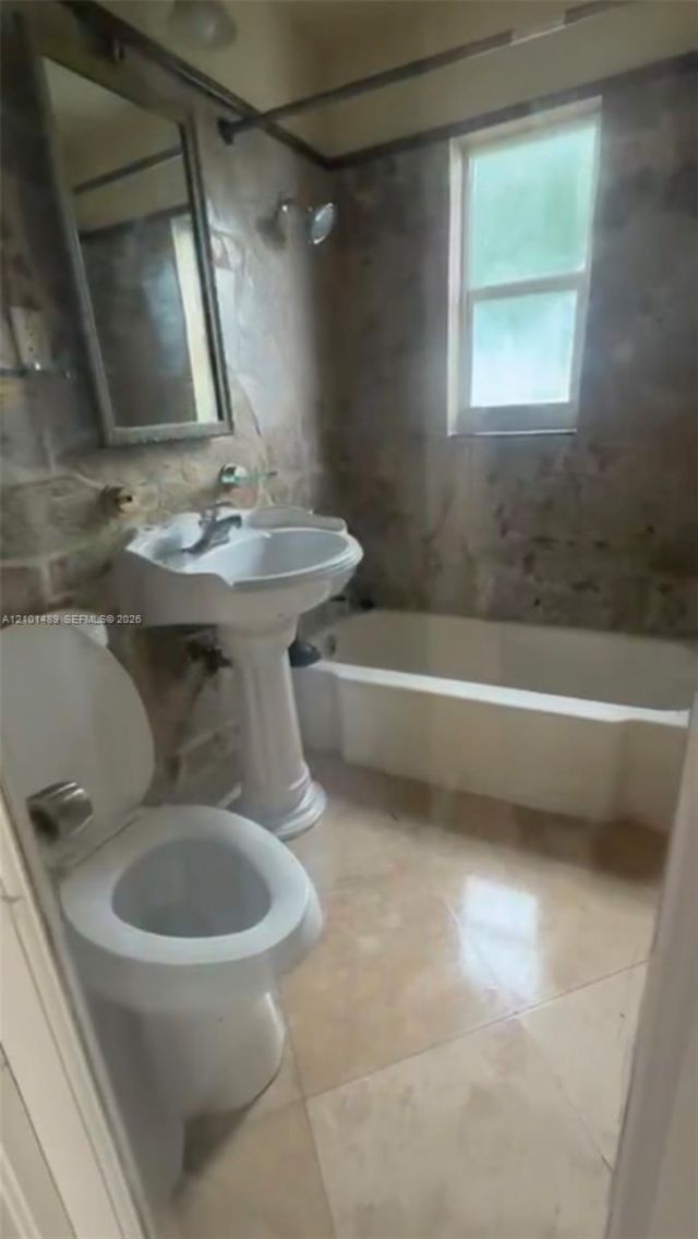 1319 NW 60th St, Unit 8, Miami, FL 33142 Photo