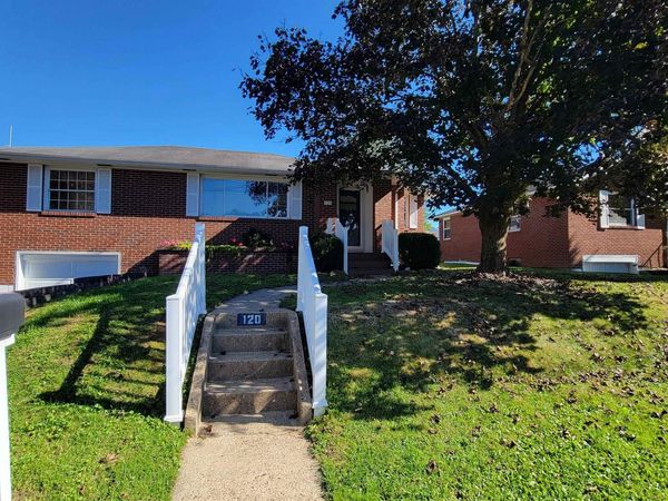 120 Seneca Drive, Clarksburg, WV 26301